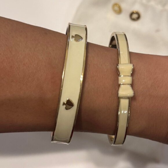 1 DAY SALE Kate Spade Cream and Gold Bow Bangle Bracelets - Set Of Two EUC - Picture 1 of 7